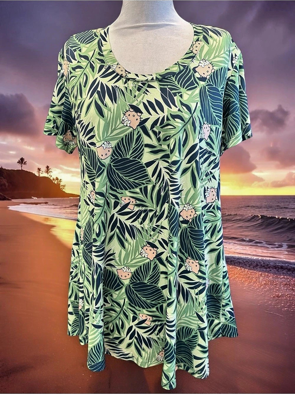 IOLANI x Hello Kitty Sanrio Tropical Hawaiian Tunic Top Size Large Flowers Rare